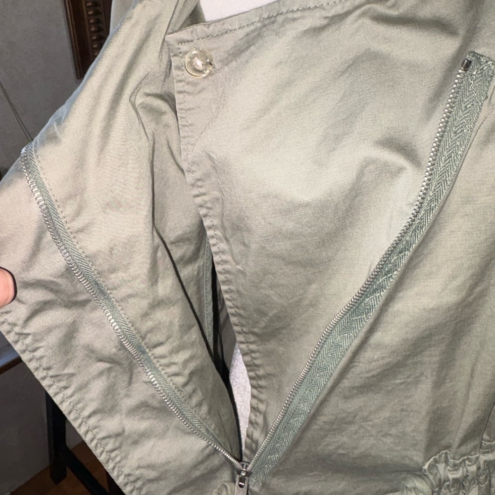 LOFT SIZE MEDIUM SAGE GREEN JACKET WITH MANY CUTE EXTRAS SEE PICS EUC - Picture 8 of 8